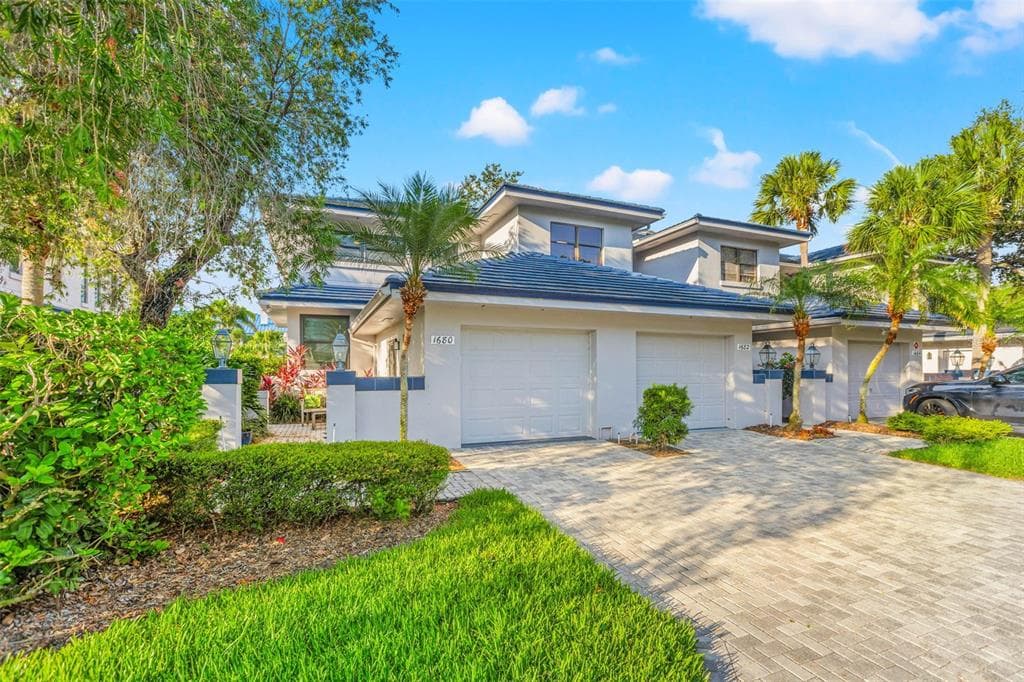 1680 WATERMARK CIRCLE NE ST PETERSBURG, FL 33702