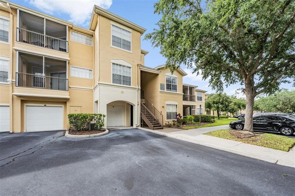 5125 PALM SPRINGS BOULEVARD UNIT 8203 TAMPA, FL 33647