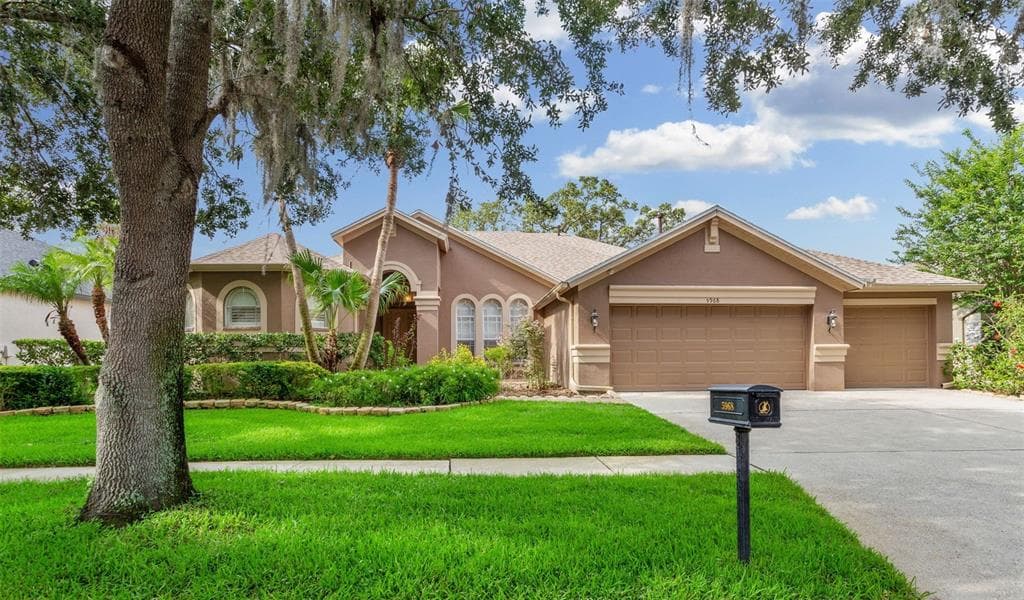 5968 JAEGERGLEN DRIVE LITHIA, FL 33547