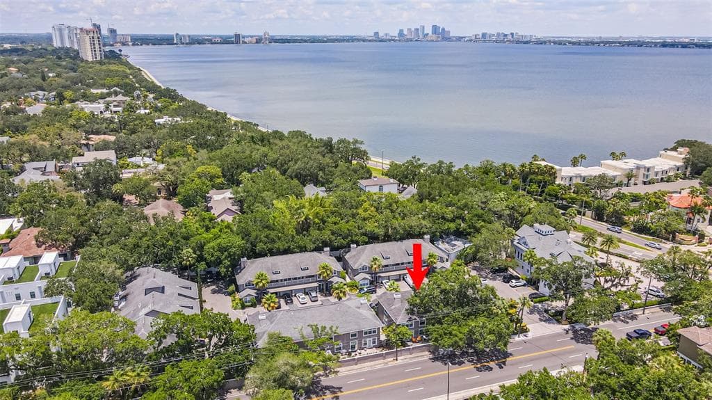 4811 BAYSHORE BOULEVARD UNIT 504 TAMPA, FL 33611