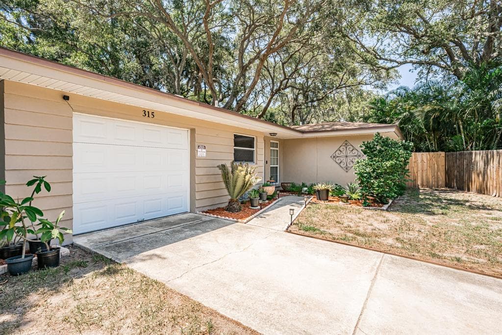 315 15TH STREET NW LARGO, FL 33770