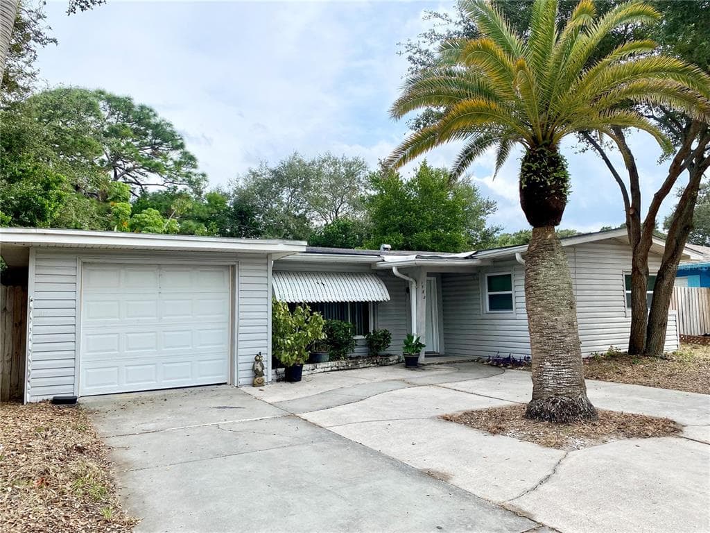 1785 BAYSHORE BOULEVARD DUNEDIN, FL 34698