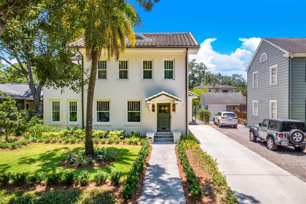 2412 W SUNSET DRIVE