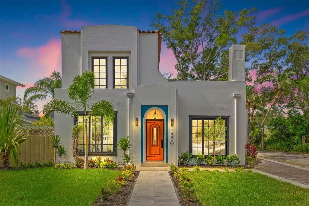 1570 48TH AVENUE N ST PETERSBURG, FL 33703