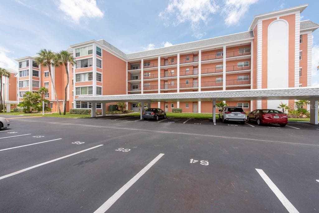 6800 20TH AVENUE N UNIT 403 ST PETERSBURG, FL 33710