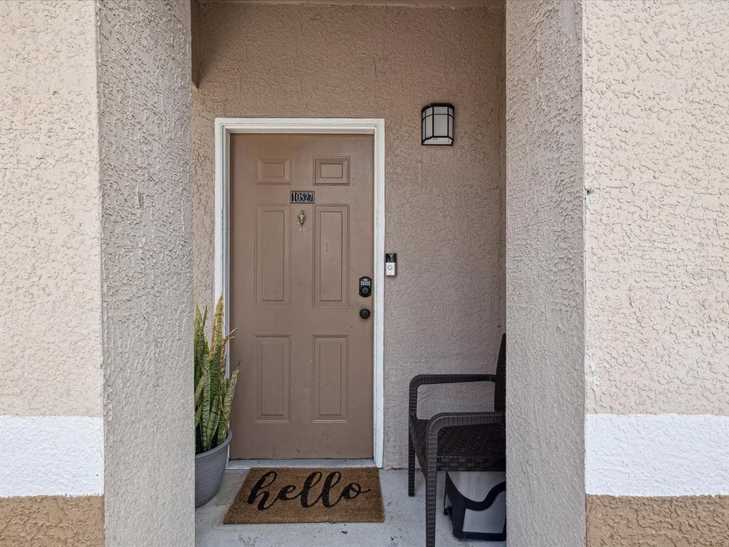 10527 VILLA VIEW CIRCLE TAMPA, FL 33647