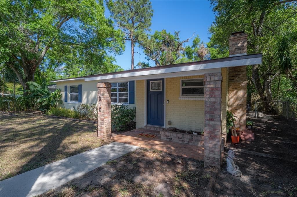 1510 E SHADOWLAWN AVENUE TAMPA, FL 33610