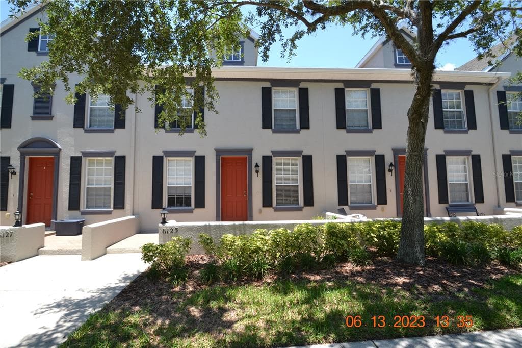 6125 FISHHAWK CROSSING BOULEVARD LITHIA, FL 33547