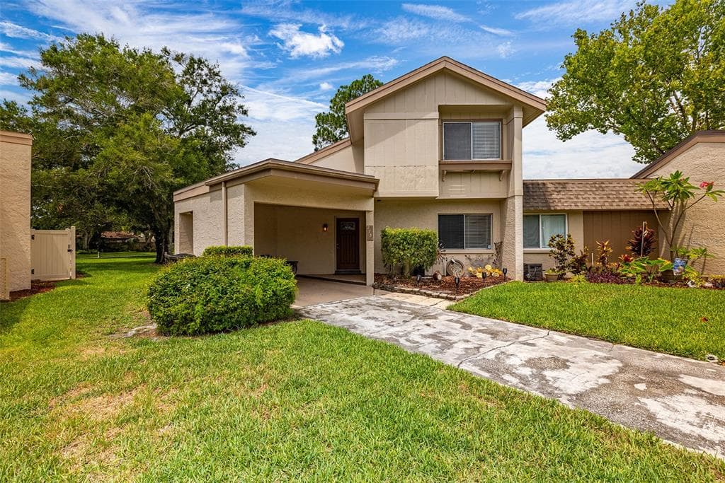 2731 SAND HOLLOW COURT CLEARWATER, FL 33761