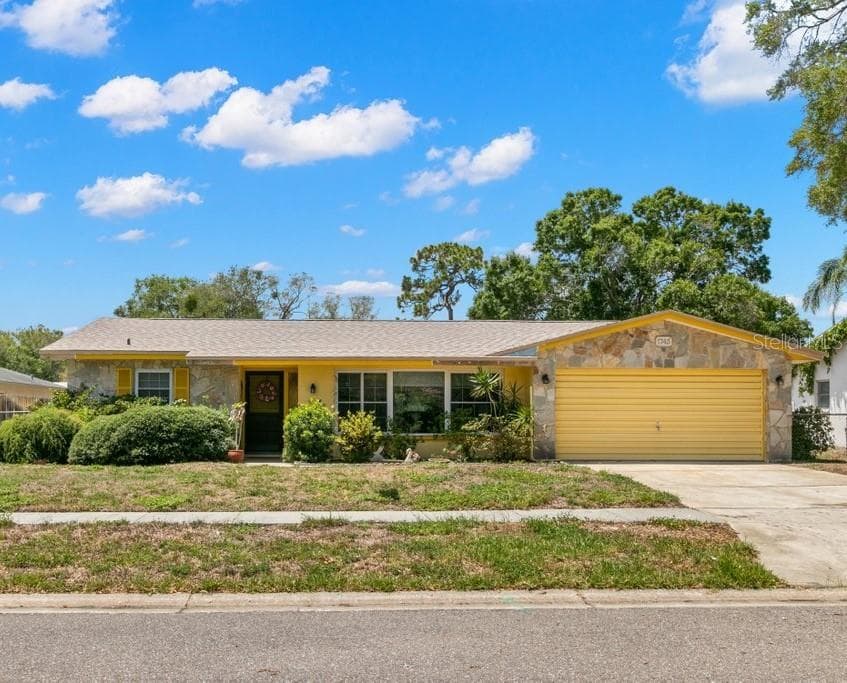 1745 HITCHING POST LANE DUNEDIN, FL 34698