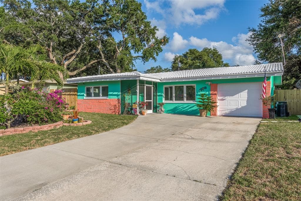 1417 SPRING LANE CLEARWATER, FL 33755