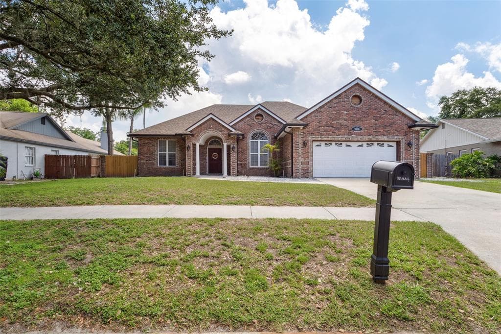 3808 POLUMBO DRIVE VALRICO, FL 33596