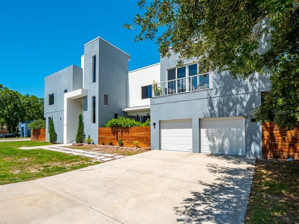 2700 N MYRTLE AVENUE TAMPA, FL 33602