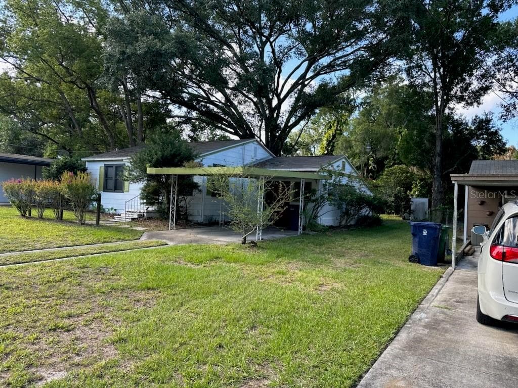 910 W RIVER HEIGHTS AVENUE TAMPA, FL 33603