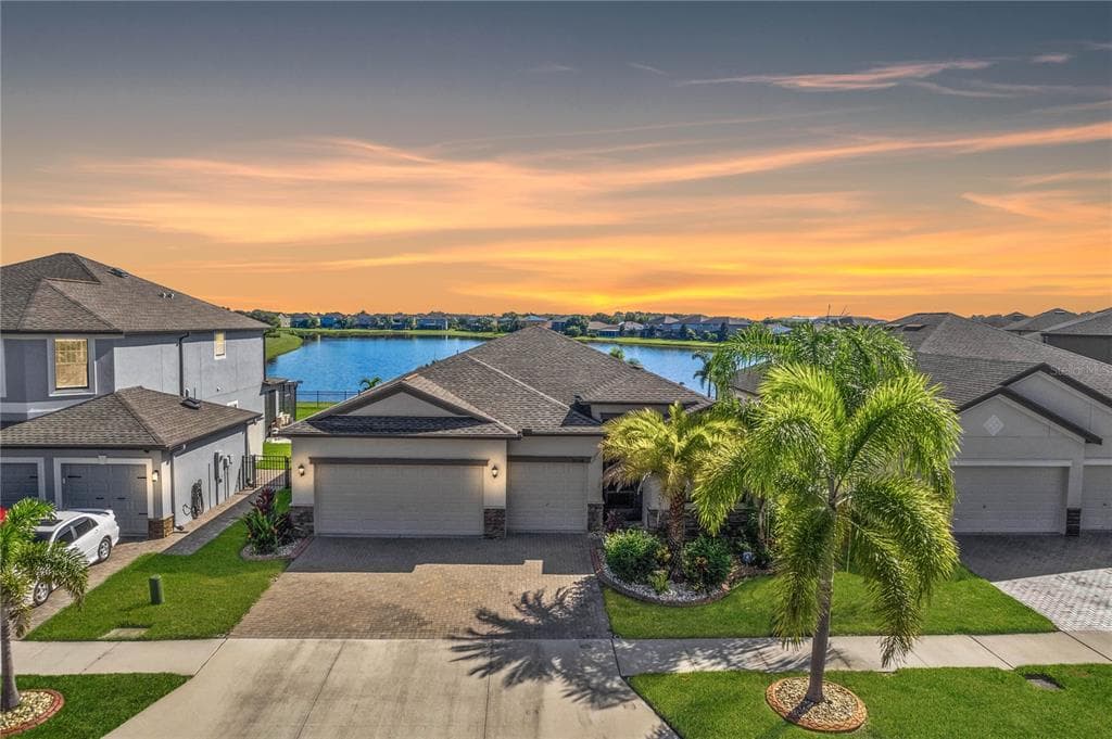 10008 CELTIC ASH DRIVE RUSKIN, FL 33573