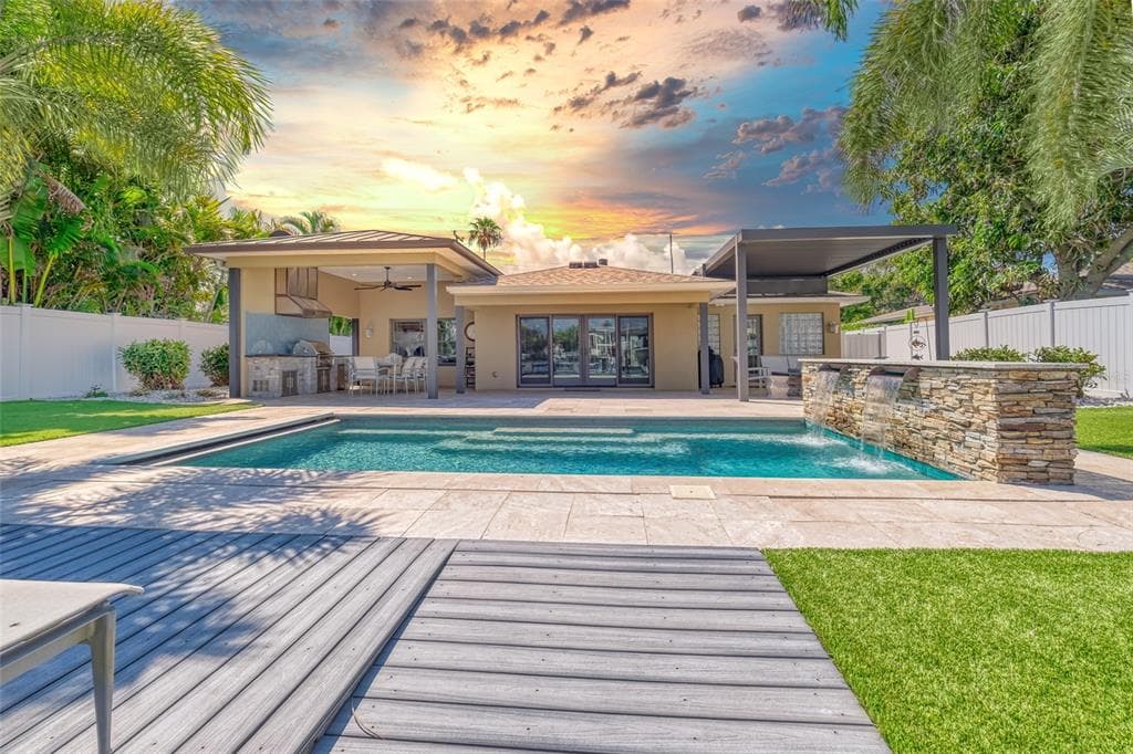 16444 REDINGTON DRIVE REDINGTON BEACH, FL 33708