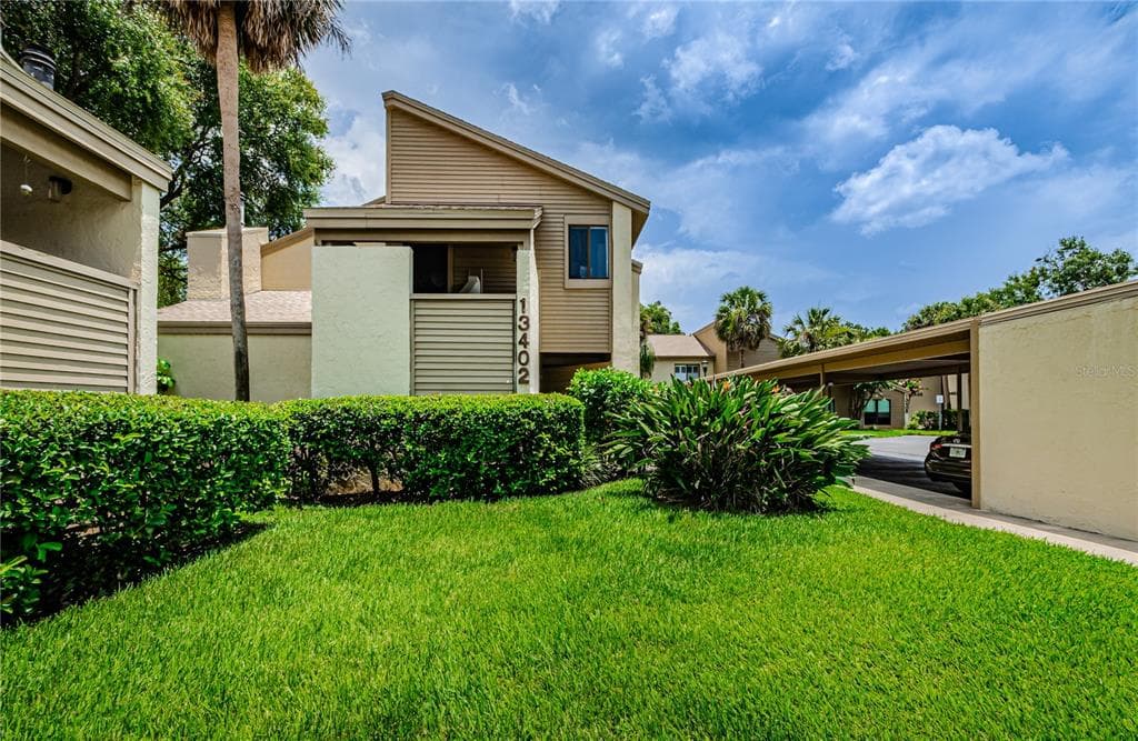13402 PINE LAKE WAY UNIT 202B TAMPA, FL 33618