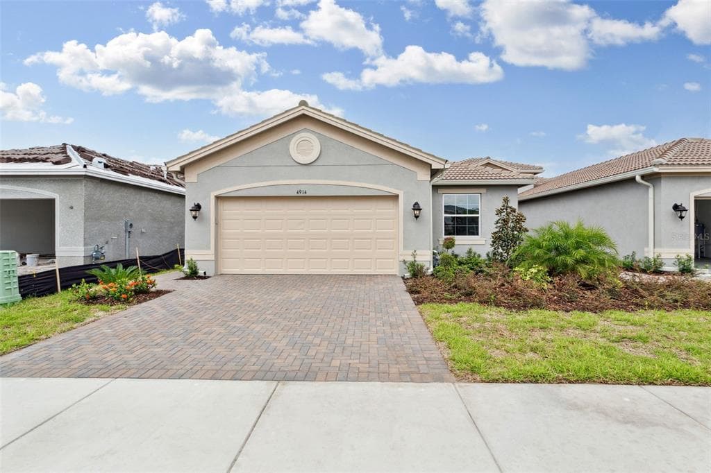4914 SIENNA ISLES AVENUE WIMAUMA, FL 33598