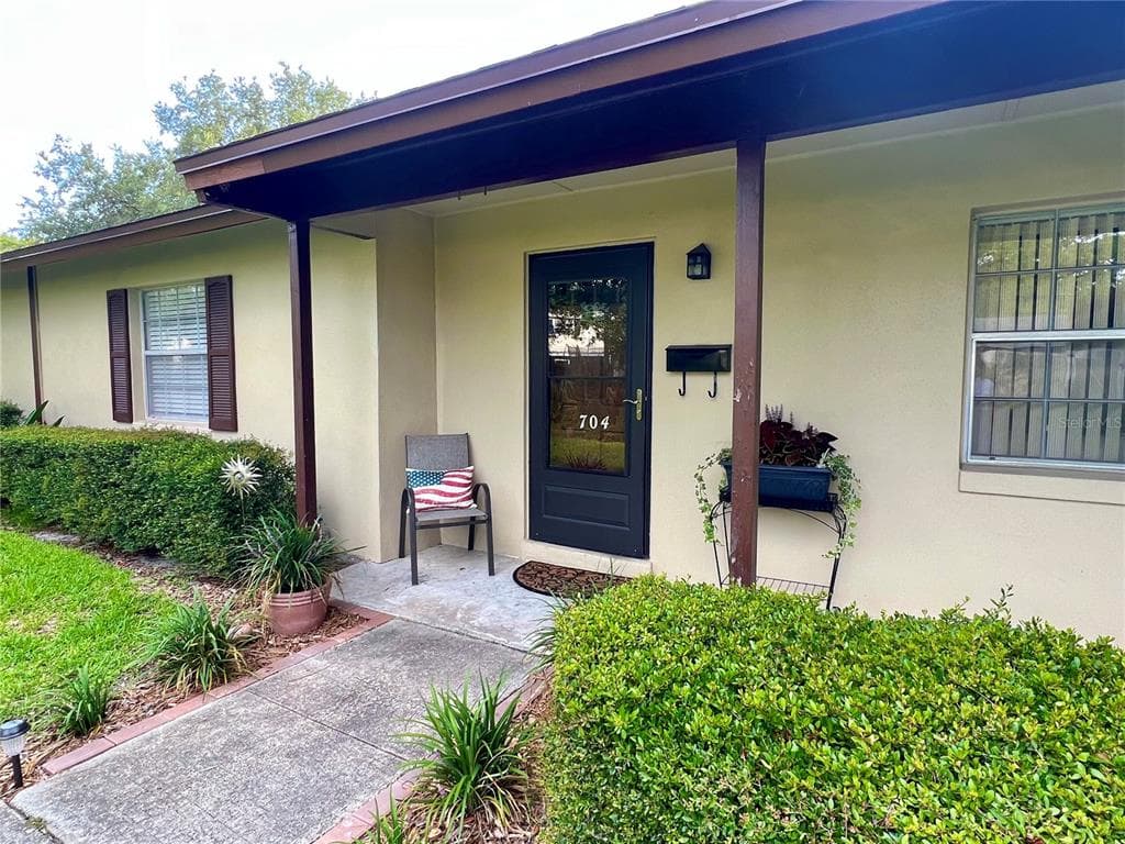 4215 E BAY DRIVE UNIT 704 CLEARWATER, FL 33764