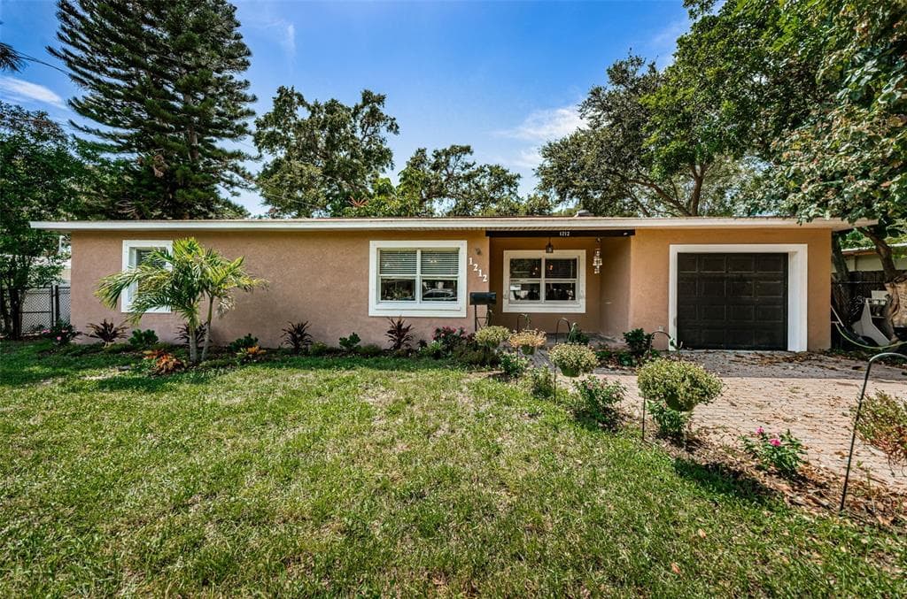 1212 RUSSELL DRIVE N ST PETERSBURG, FL 33710