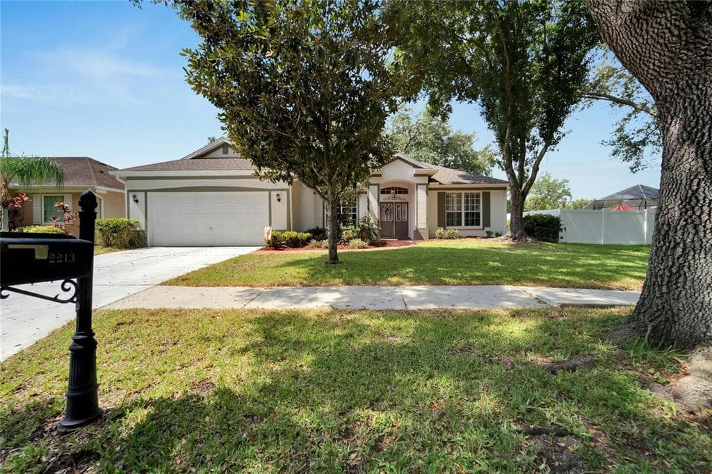 2213 LONGMORE CIRCLE VALRICO, FL 33596