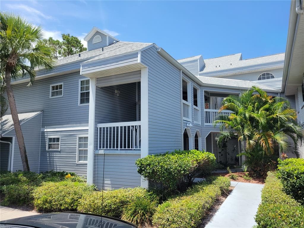 6825 STONES THROW CIR N UNIT 1202 ST PETERSBURG, FL 33710