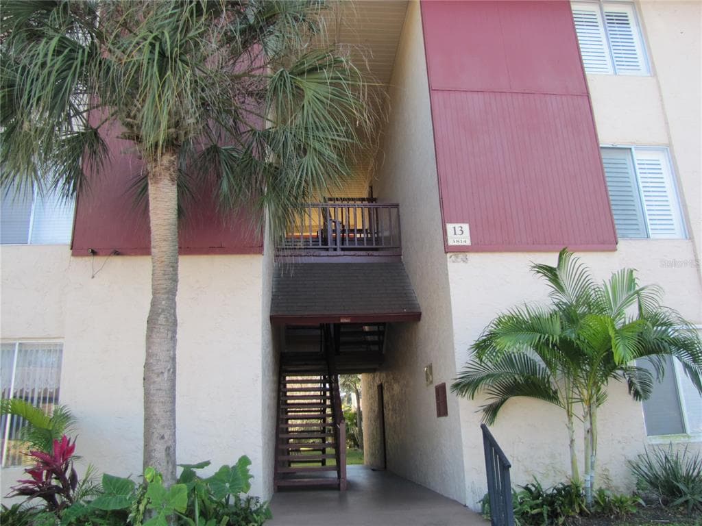 3814 N LAKE DRIVE UNIT 67 TAMPA, FL 33614