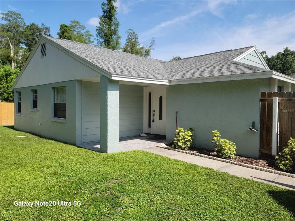 16004 GRASS LAKE DRIVE TAMPA, FL 33618