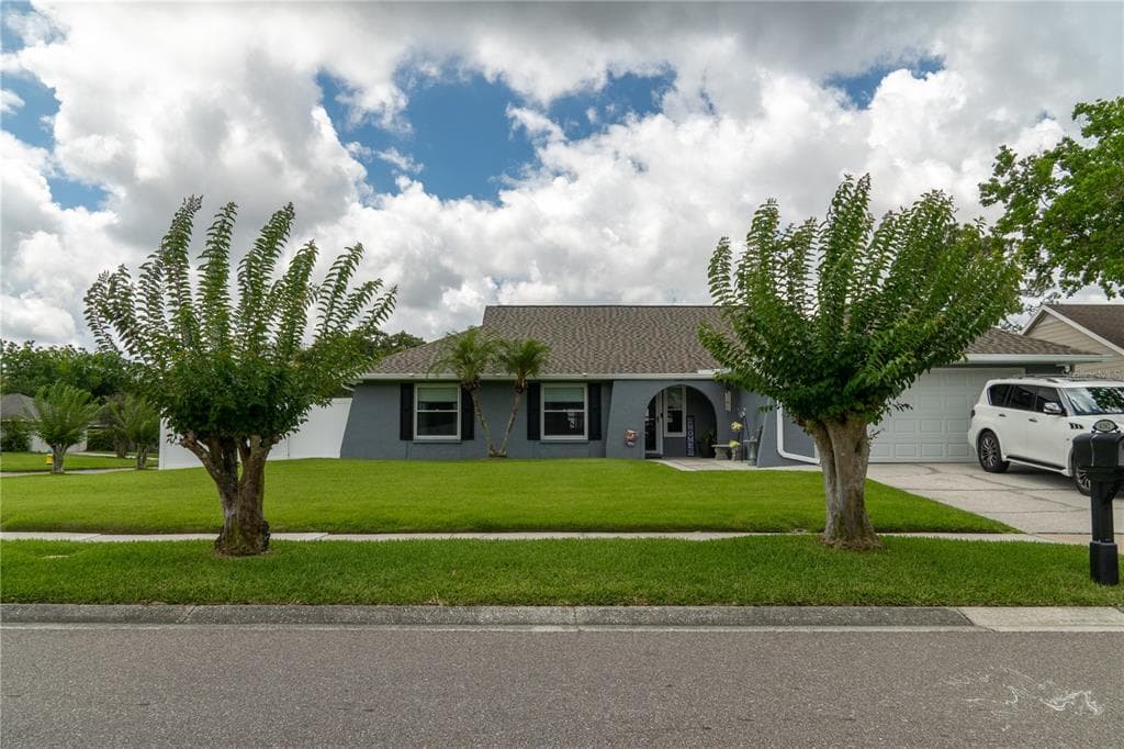 4102 W BANK AVENUE TAMPA, FL 33624