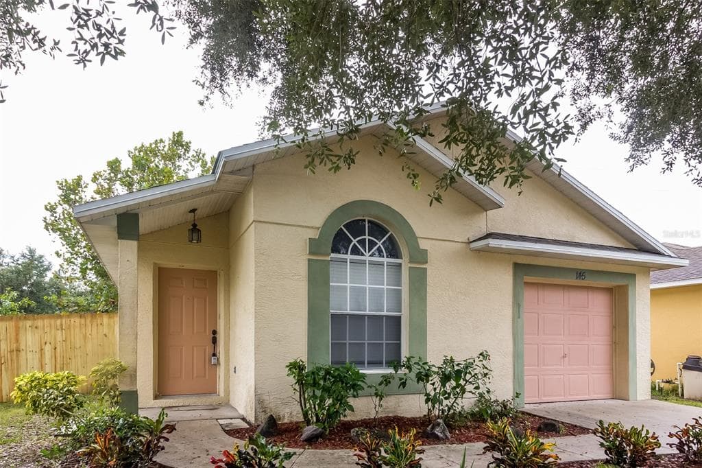 145 BURNSED PLACE OVIEDO, FL 32765