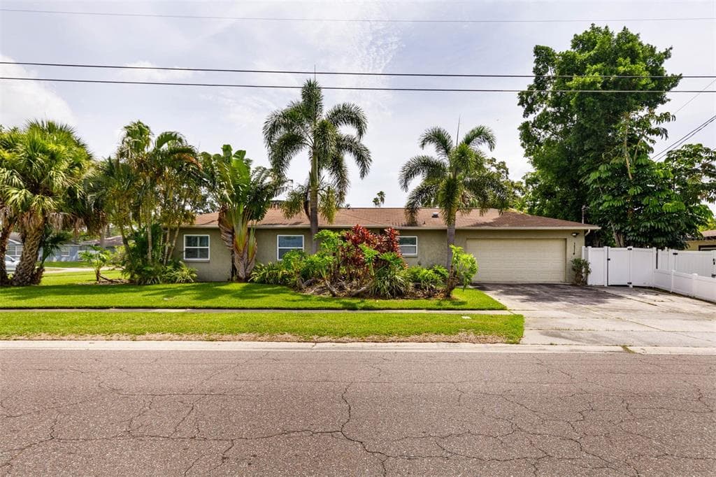 1714 BAYOU GRANDE BOULEVARD NE ST PETERSBURG, FL 33703