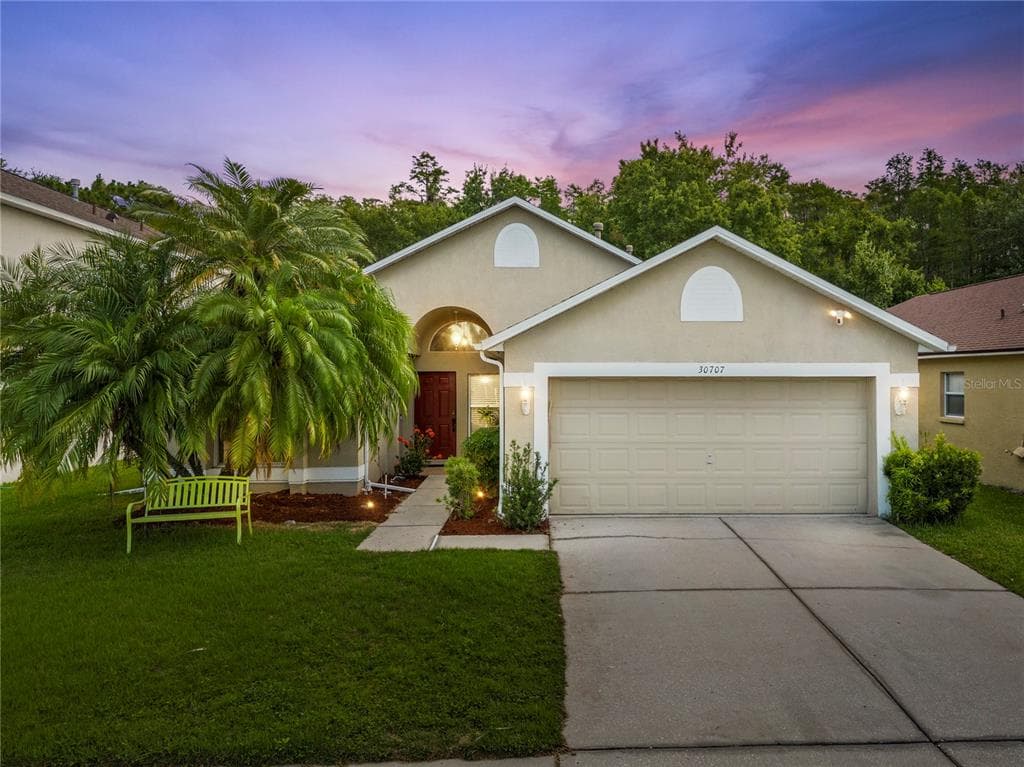 30707 TREMONT DRIVE WESLEY CHAPEL, FL 33543