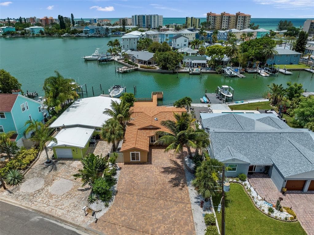 407 S BAYSHORE DRIVE MADEIRA BEACH, FL 33708