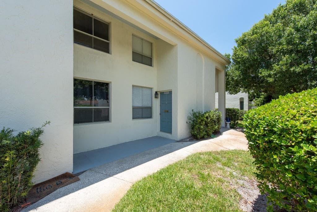 4515 LA CAPRI COURT TAMPA, FL 33611