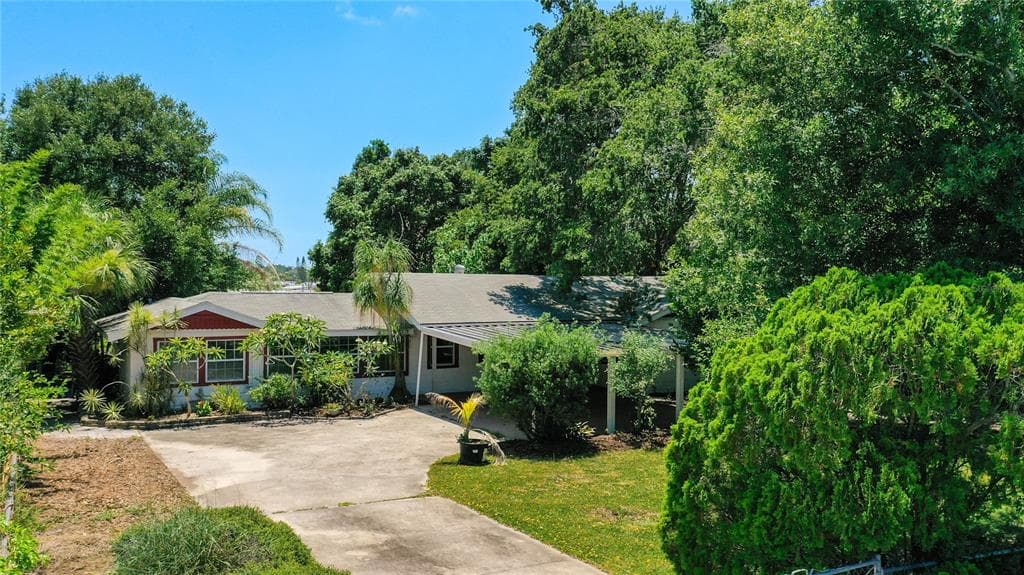 4890 HARDING ROAD N ST PETERSBURG, FL 33709