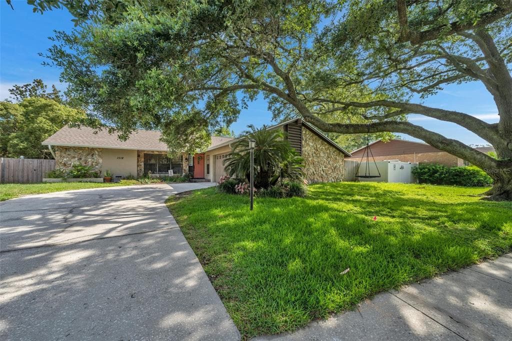 1518 BLIND POND AVENUE LUTZ, FL 33549