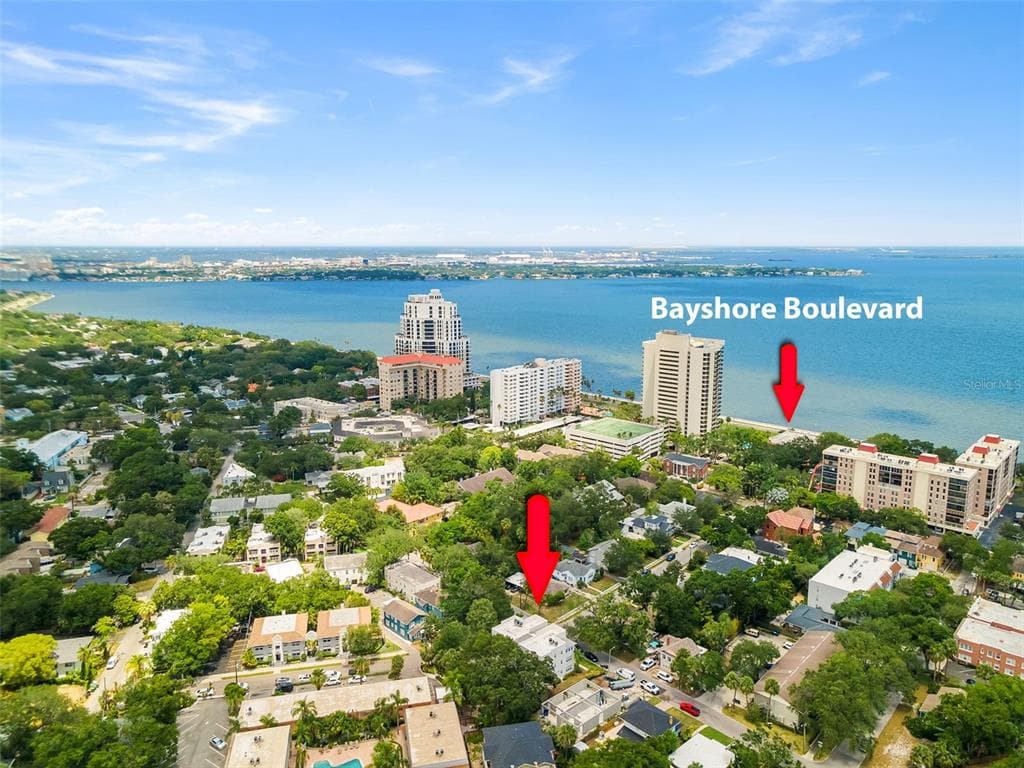 2405 W TEXAS AVENUE UNIT 4 TAMPA, FL 33629