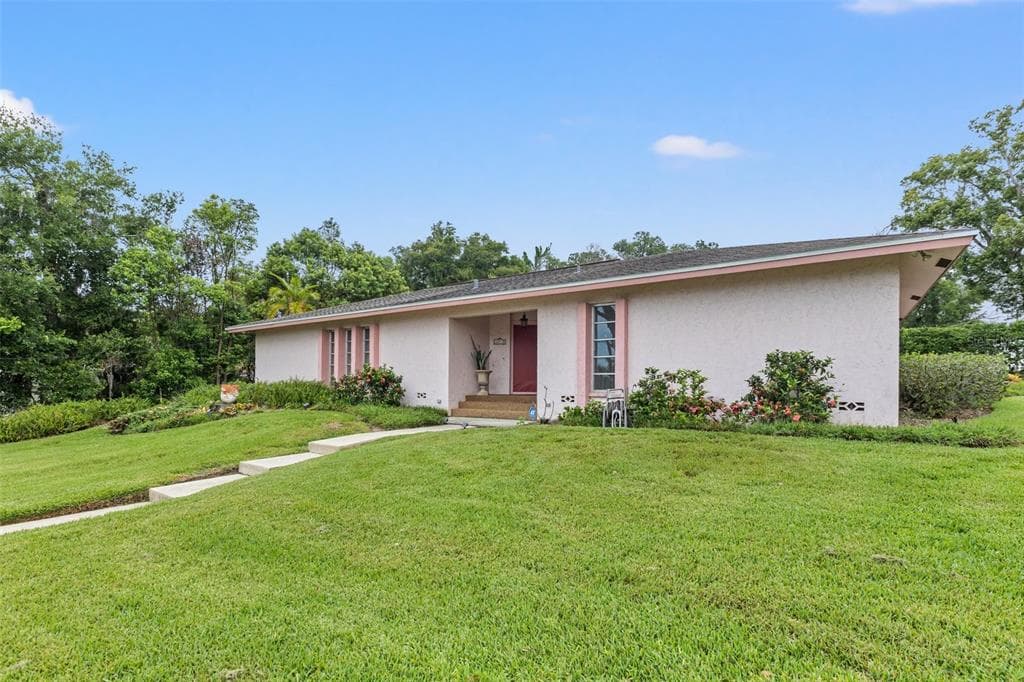 36721 JEFFERSON AVENUE DADE CITY, FL 33523