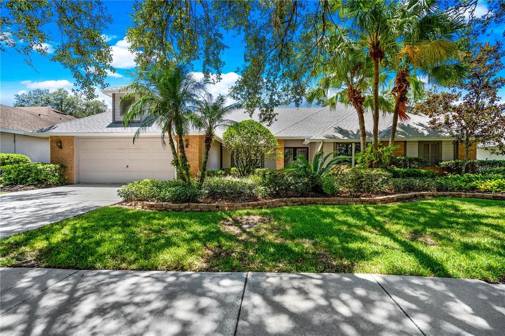 8736 TANTALLON CIRCLE TAMPA, FL 33647