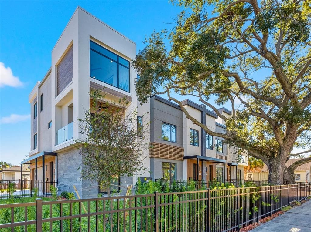 420 W PARK AVENUE UNIT 4 TAMPA, FL 33602