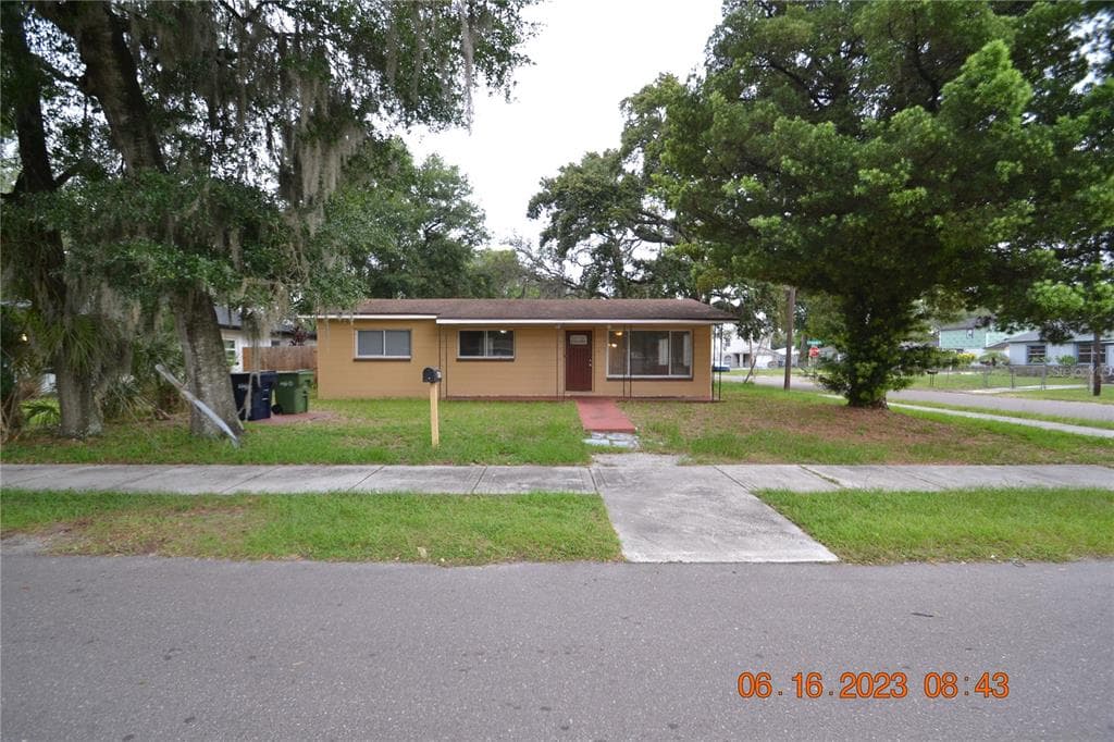 1920 E SHADOWLAWN AVENUE TAMPA, FL 33610