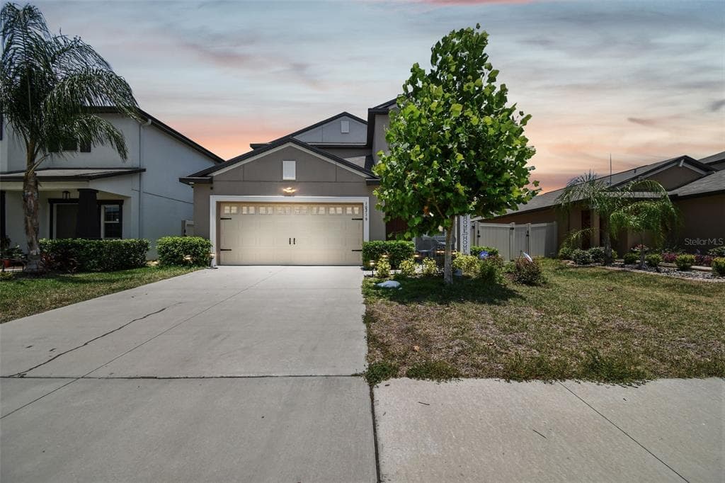 10216 WHITE LINEN AVENUE RIVERVIEW, FL 33578