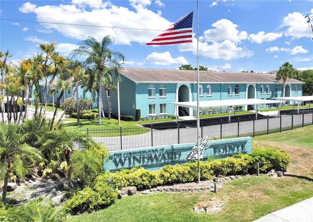 275 114TH AVENUE N UNIT 6 ST PETERSBURG, FL 33716