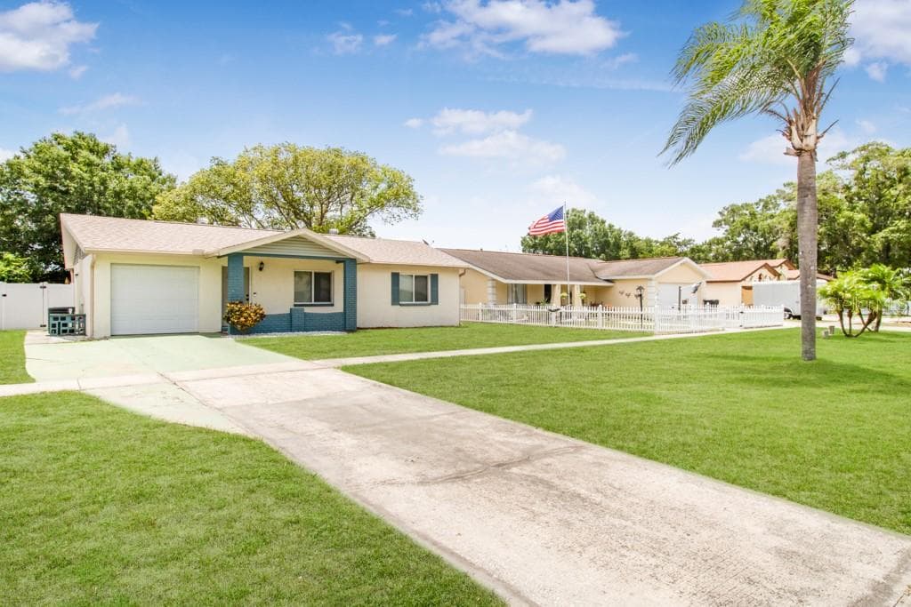 13077 CUMBERLAND DRIVE LARGO, FL 33773