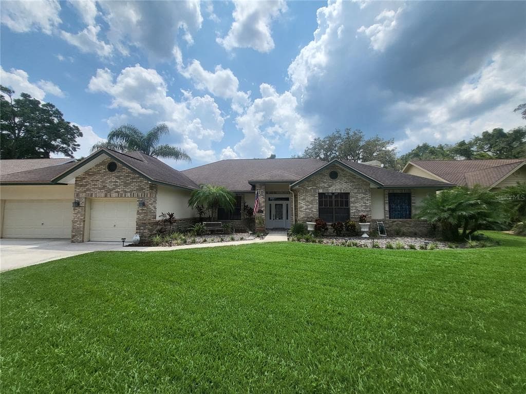 2002 CIMMARON RUN DRIVE VALRICO, FL 33594
