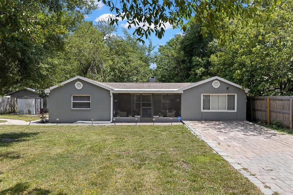 1205 E SENECA AVENUE TAMPA, FL 33612