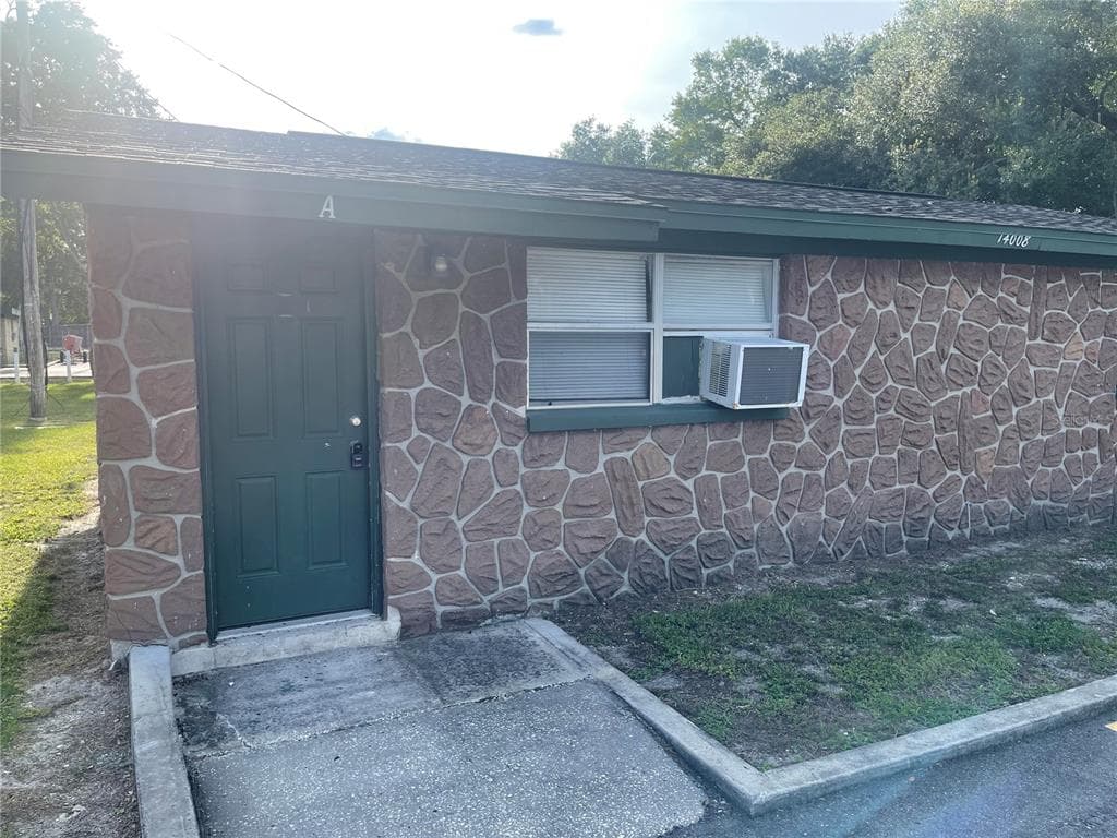 14004 CORAL COURT UNIT A TAMPA, FL 33613
