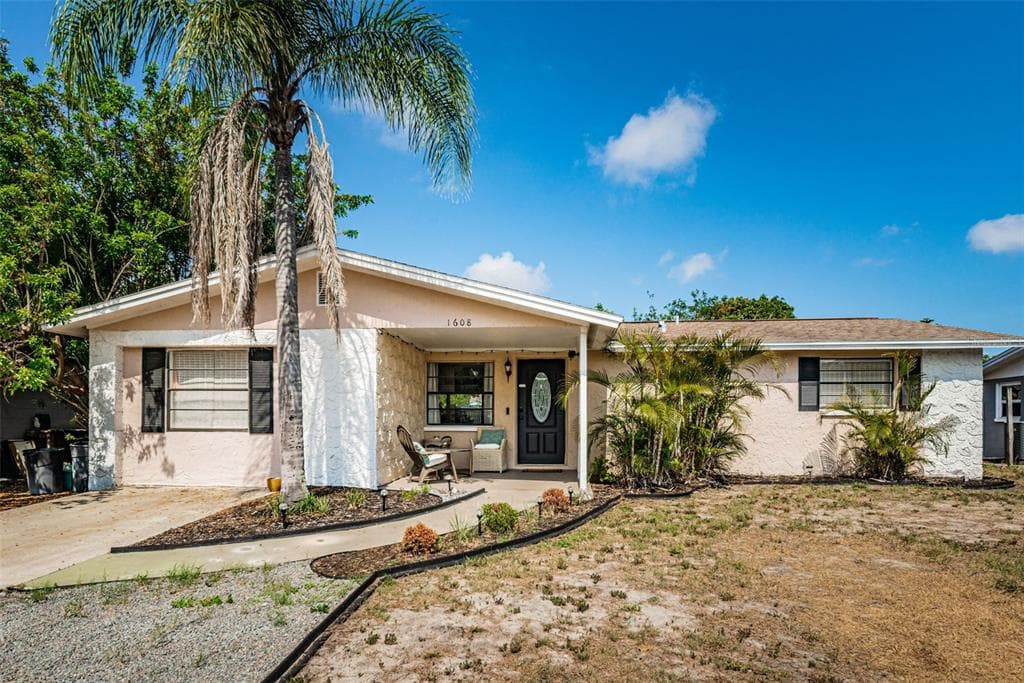 1608 STONE CREEK DRIVE TARPON SPRINGS, FL 34689
