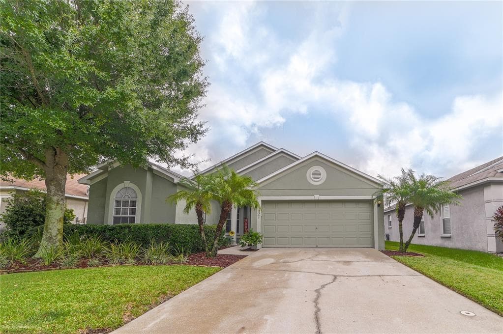 8307 CANTERBURY LAKE BOULEVARD TAMPA, FL 33619
