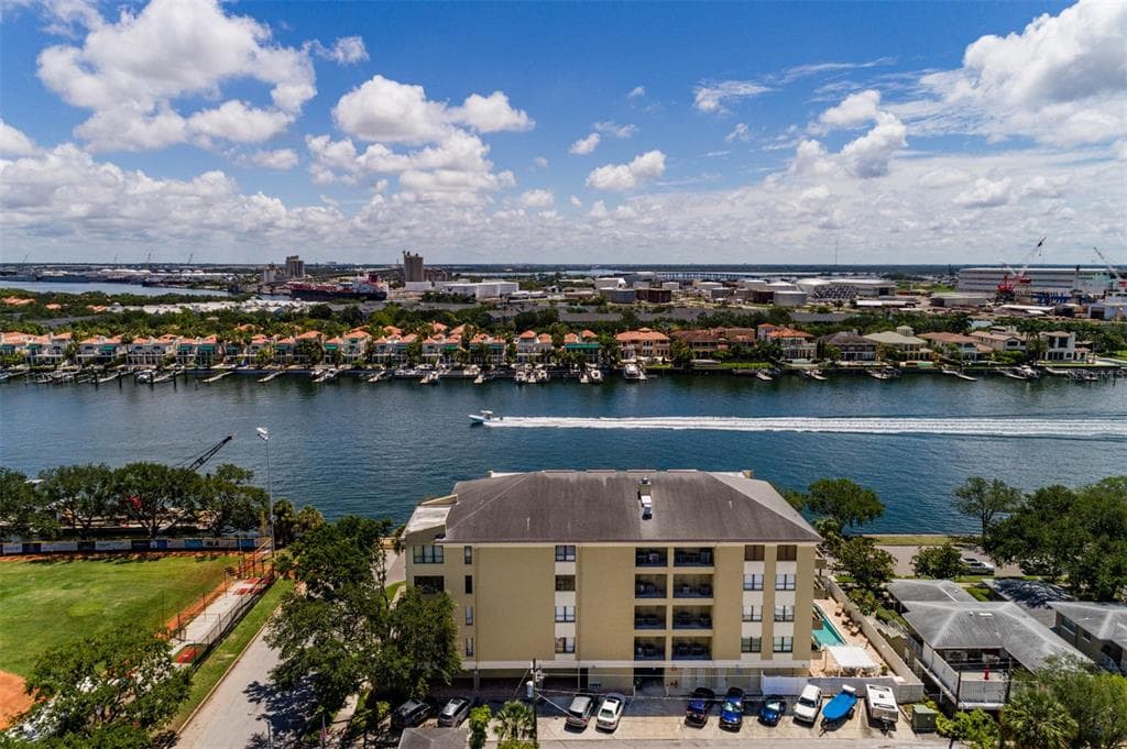 1 BARBADOS AVENUE UNIT 2B TAMPA, FL 33606